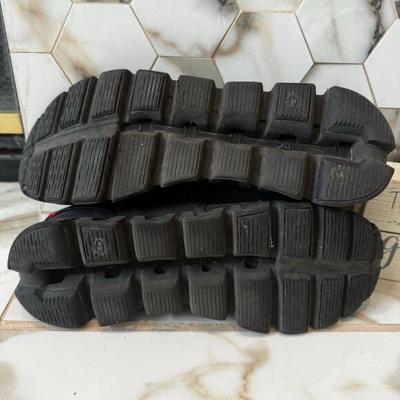 On Running Women’s Cloud 5 Sneakers Size 11 Black Knit Slip On Easy Lace - Picture 9 of 9